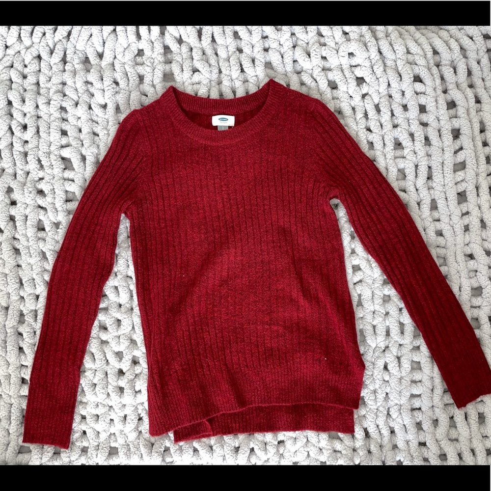 Burgundy/ read sweater